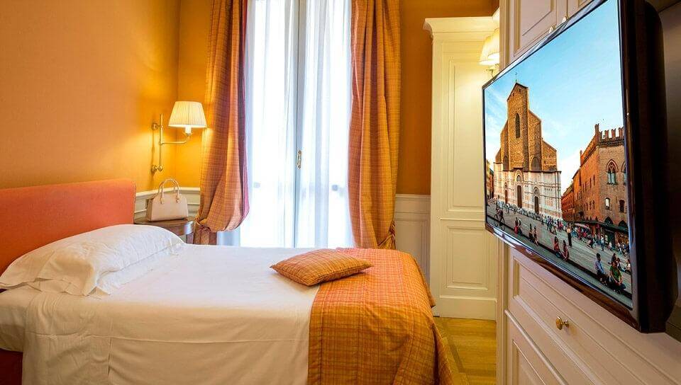 Hotel Corona D'Oro | Camera Singola con televisore