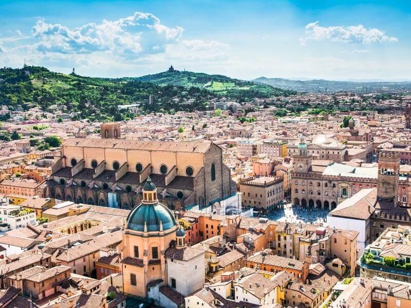 Image of the historical center of Bologna