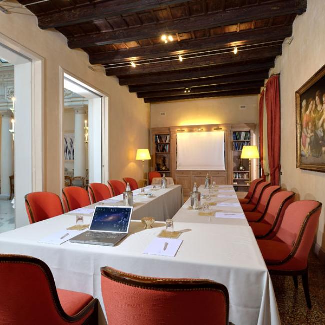 Hotel Corona D'Oro | Sala Azzoguidi