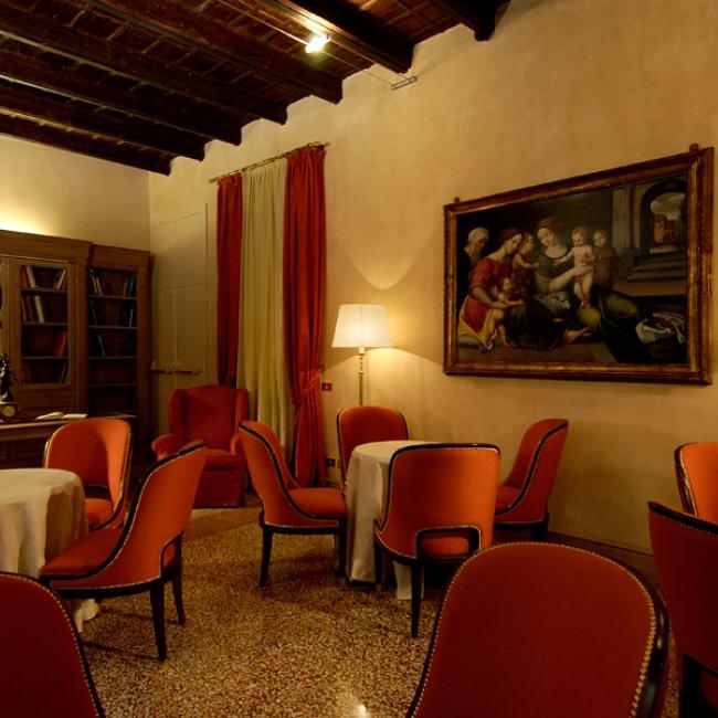 Hotel Corona D'Oro | Sala Azzoguidi