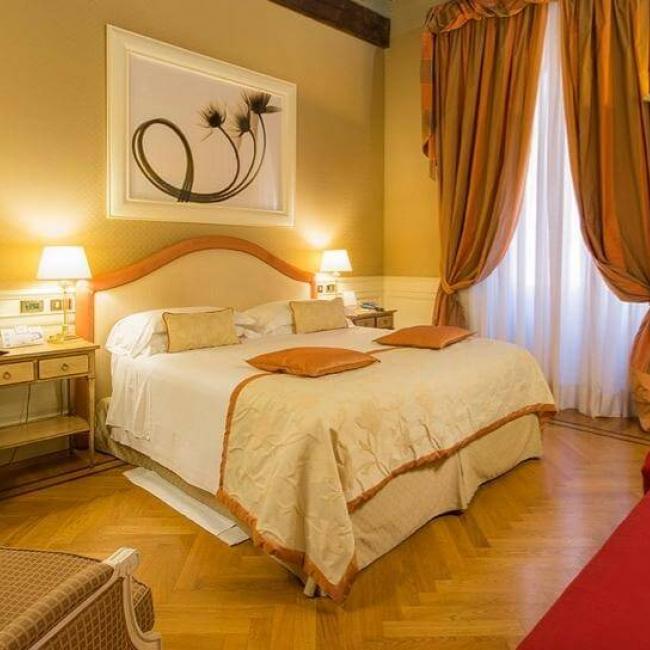 Hotel Corona D'Oro | Suite