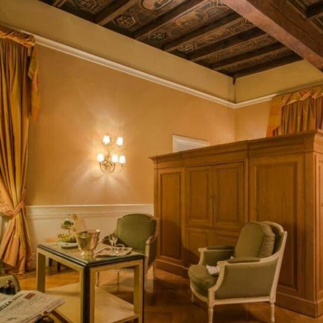 Hotel Corona D'Oro | Suite