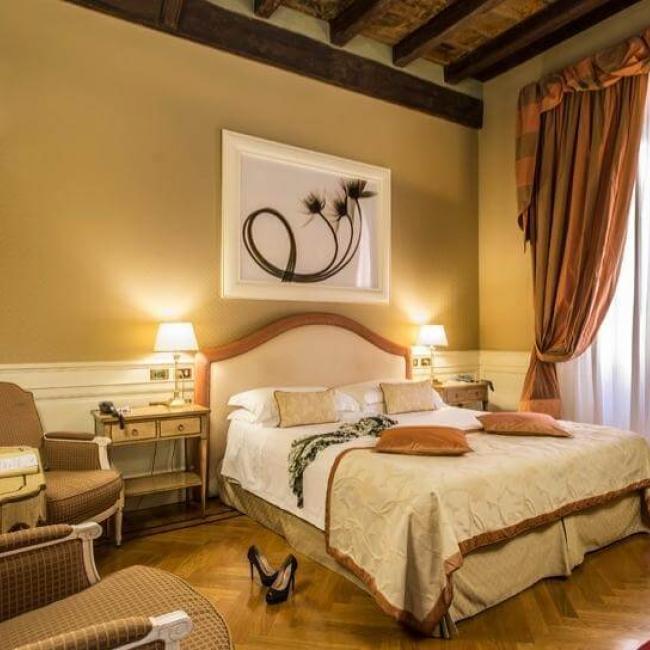 Hotel Corona D'Oro | Suite